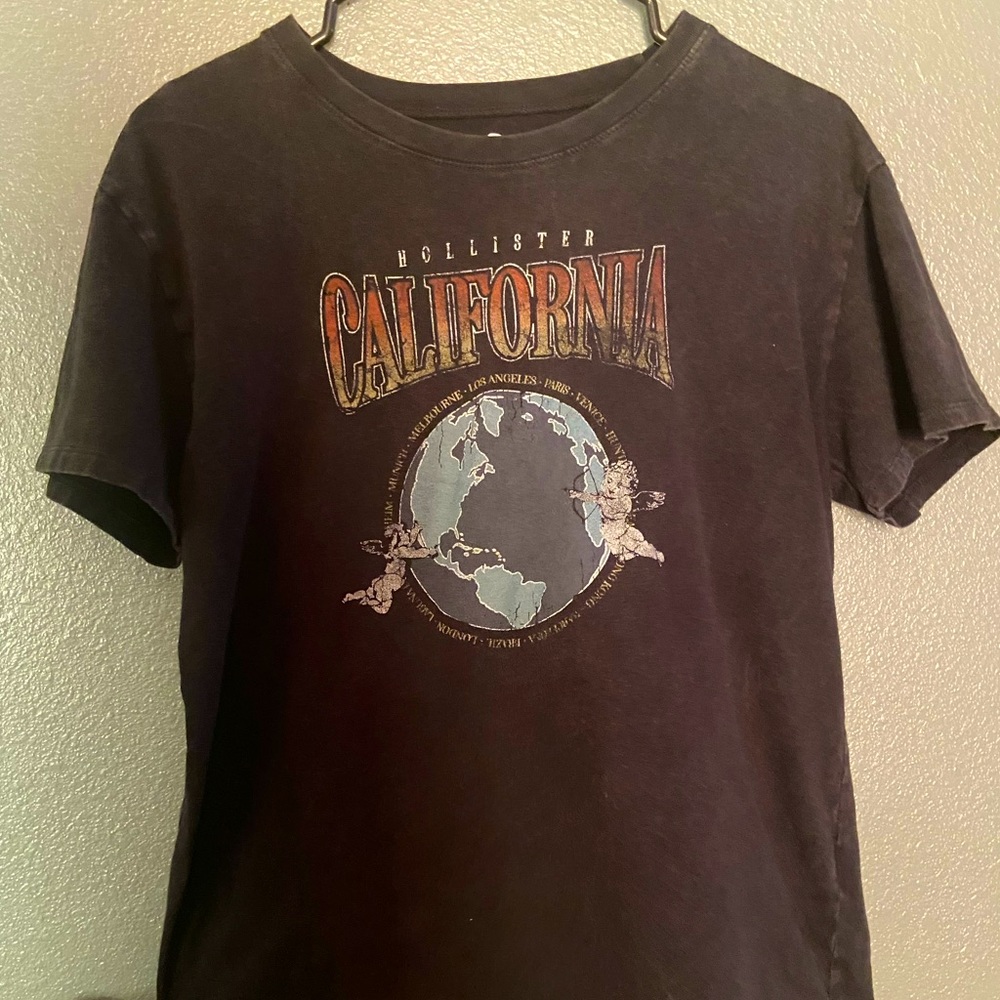 Hollister California Vintage Style T-shirt